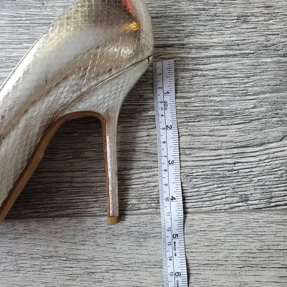 Burberry Silver Snakeskin Peep Toe Pumps Size 39.5 9.5‎